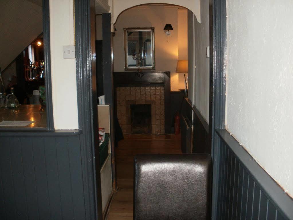 The Crown Inn 凯恩舍姆 外观 照片