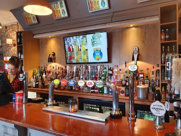 The Crown Inn 凯恩舍姆 外观 照片