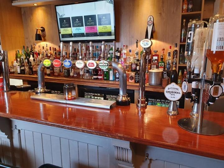 The Crown Inn 凯恩舍姆 外观 照片
